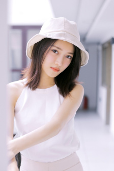 成年的花蝴蝶